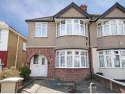 3 Bedrooms Semi detached house for rent in Hibernia...