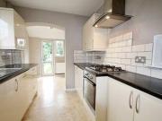 3 Bedrooms Semi detached house for rent in Highwood...