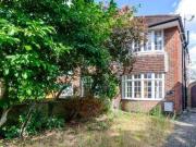 3 Bedrooms Semi detached house for rent in Josephs Road,...