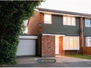 3 Bedrooms Semi detached house for rent in Knightswood,...