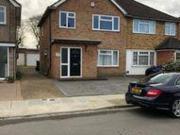 3 Bedrooms Semi detached house for rent in Langdon Shaw,...