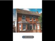 3 Bedrooms Semi detached house for rent in Lawn Road,...