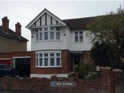 3 Bedrooms Semi detached house for rent in Lodge Lane,...