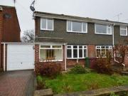 3 Bedrooms Semi detached house for rent in Longcroft...