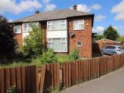3 Bedrooms Semi detached house for rent in Lytham Close,...