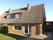 3 Bedrooms Semi detached house for rent in Mackenzie...