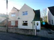 3 Bedrooms Semi detached house for rent in Mackenzie...