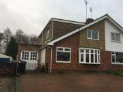 3 Bedrooms Semi detached house for rent in Manor Road,...