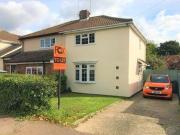 3 Bedrooms Semi detached house for rent in Mary Park...