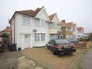 3 Bedrooms Semi detached house for rent in Merlin...