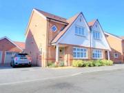 3 Bedrooms Semi detached house for rent in Messenger...