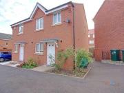 3 Bedrooms Semi detached house for rent in Middlesex...