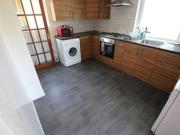 3 Bedrooms Semi detached house for rent in Moorville...