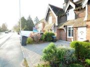 3 Bedrooms Semi detached house for rent in North End,...