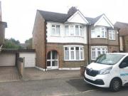 3 Bedrooms Semi detached house for rent in Philip...