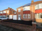 3 Bedrooms Semi detached house for rent in Rawcliffe...