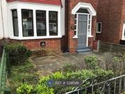 3 Bedrooms Semi detached house for rent in Salmesbury...
