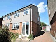 3 Bedrooms Semi detached house for rent in Silverlocke...