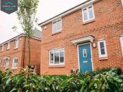 3 Bedrooms Semi detached house for rent in Smiths Lane,...