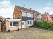 3 Bedrooms Semi detached house for rent in Springcroft...