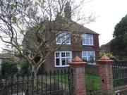 3 Bedrooms Semi detached house for rent in Station Road,...