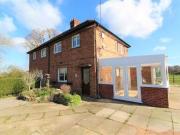 3 Bedrooms Semi detached house for rent in Stringers...
