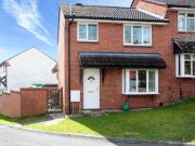 3 Bedrooms Semi detached house for rent in Swallowmead,...