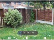 3 Bedrooms Semi detached house for rent in Taylorson...