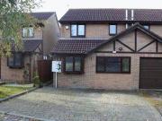 3 Bedrooms Semi detached house for rent in Thurstons...