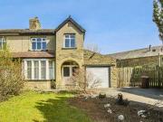3 Bedrooms Semi detached house for rent in Todmorden...