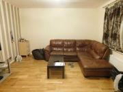 3 Bedrooms Semi detached house for rent in Trelawney...