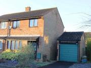 3 Bedrooms Semi detached house for rent in Trueman...