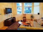 3 Bedrooms Semi detached house for rent in Warwick Road...