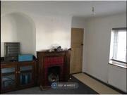 3 Bedrooms Semi detached house for rent in West Street,...