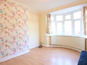 3 Bedrooms Semi detached house for rent in Winchester...