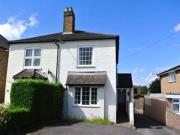 3 Bedrooms Semi detached house for rent in Worplesdon...