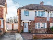3 Bedrooms Semi detached house for sale in Basingstoke,...