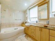3 Bedrooms Semi detached house for sale in Bealeys...