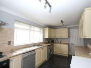 3 Bedrooms Semi detached house for sale in Beechcroft,...