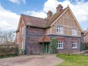 3 Bedrooms Semi detached house for sale in Beeson End...