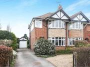 3 Bedrooms Semi detached house for sale in Boultham Park...