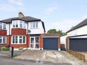 3 Bedrooms Semi detached house for sale in Bramley Road,...