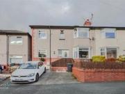 3 Bedrooms Semi detached house for sale in Burwains...
