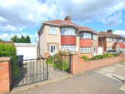 3 Bedrooms Semi detached house for sale in Chaplin Road,...
