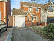 3 Bedrooms Semi detached house for sale in Copse Avenue,...