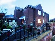 3 Bedrooms Semi detached house for sale in Devon Close,...