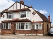 3 Bedrooms Semi detached house for sale in Dukes Avenue,...