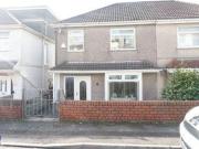 3 Bedrooms Semi detached house for sale in Elmhurst...