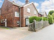 3 Bedrooms Semi detached house for sale in Far Lane,...