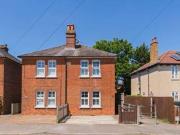 3 Bedrooms Semi detached house for sale in Fern Road,...